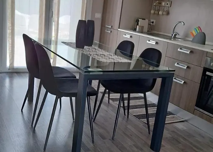 Home Suites Home